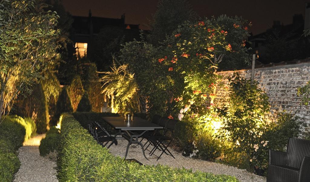 B&B Un Jardin En Ville Saint-Gilles Экстерьер фото