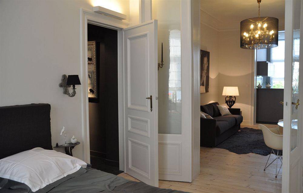 B&B Un Jardin En Ville Saint-Gilles Экстерьер фото