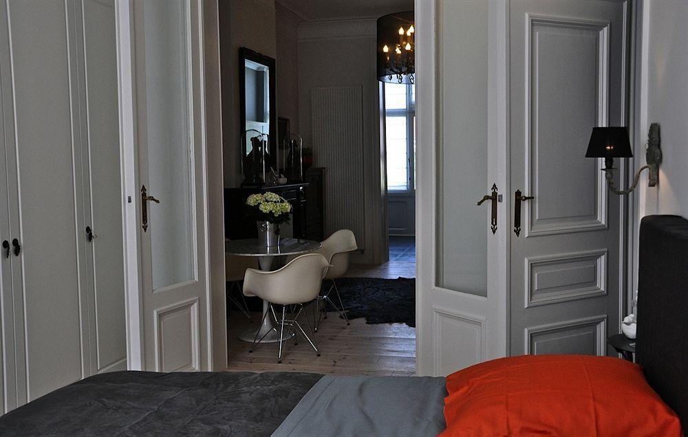 B&B Un Jardin En Ville Saint-Gilles Экстерьер фото