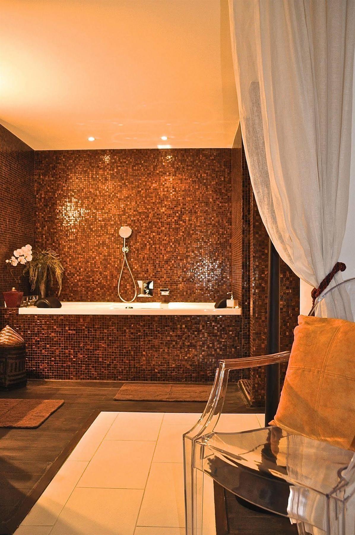 B&B Un Jardin En Ville Saint-Gilles Экстерьер фото